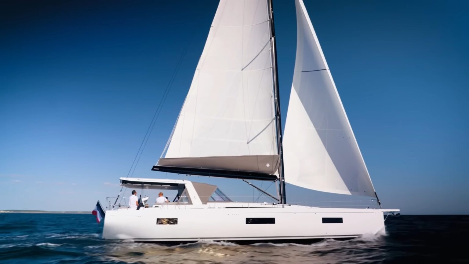 jeanneau vs beneteau sailboats